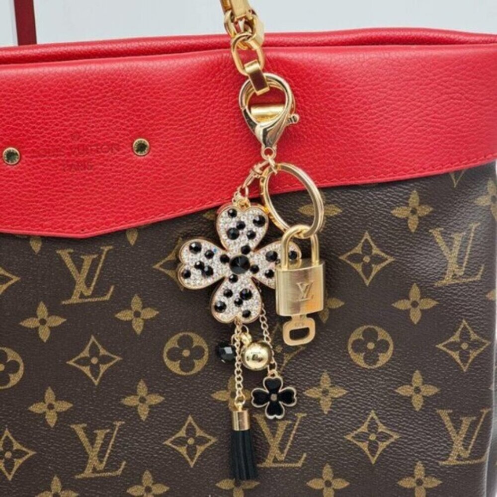 Louis Vuitton Gold Lock 🔒 Authentic LV Key + Unbranded Flower Bag Charm - Picture 2 of 10